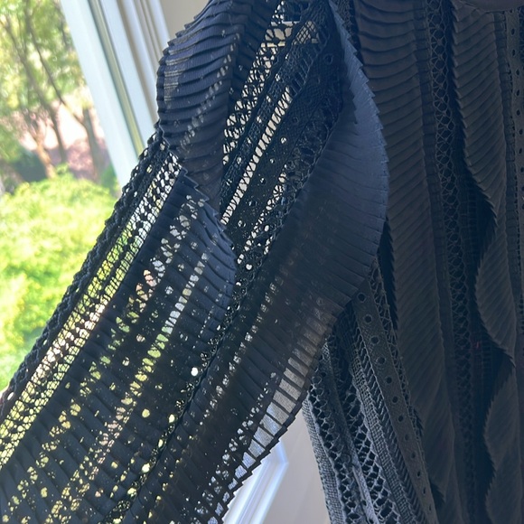 Fun details ! Ruffles! Never worn - Picture 3 of 4